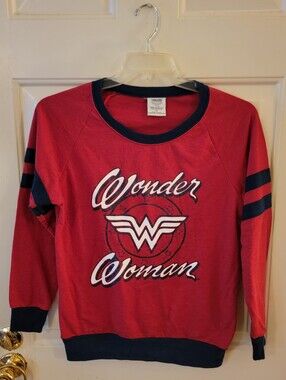 Wonder Woman Red Graphic Raglan Top